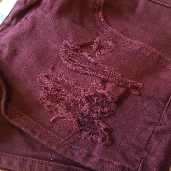 A&E Maroon Distressed Shorts size 4 - Picture 3 of 7